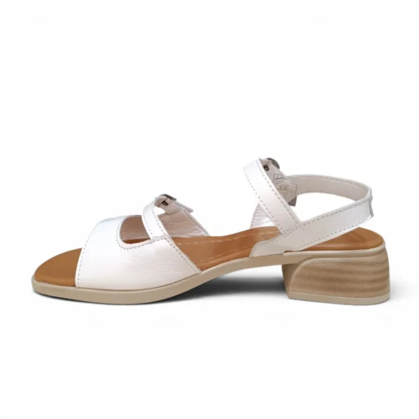 Alternative view of Кожни бели сандали 10200
